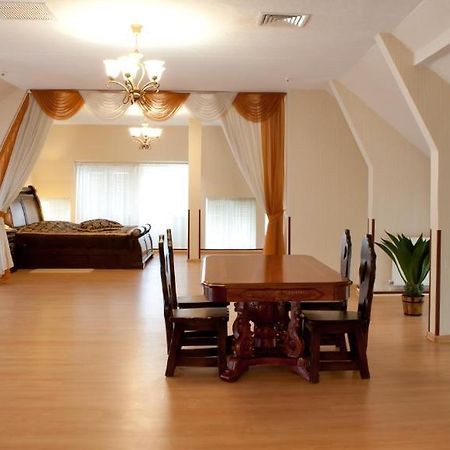 Hotel Complex Verhovina Kiew Zimmer foto