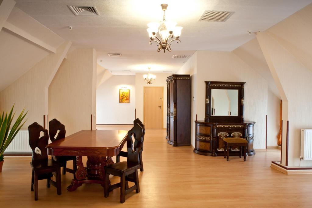 Hotel Complex Verhovina Kiew Zimmer foto