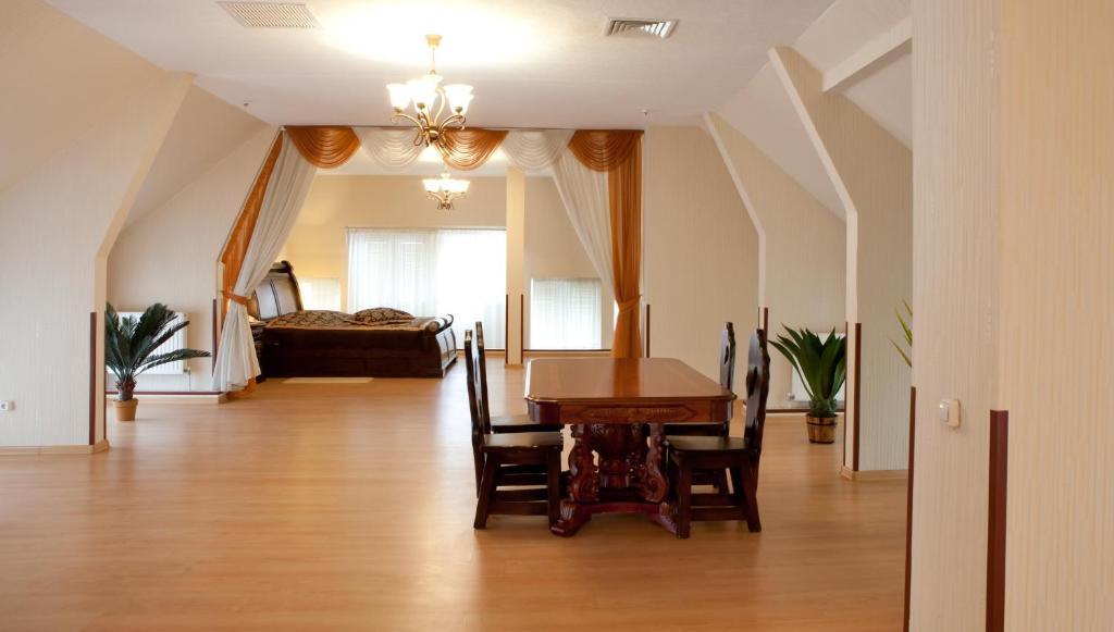 Hotel Complex Verhovina Kiew Zimmer foto